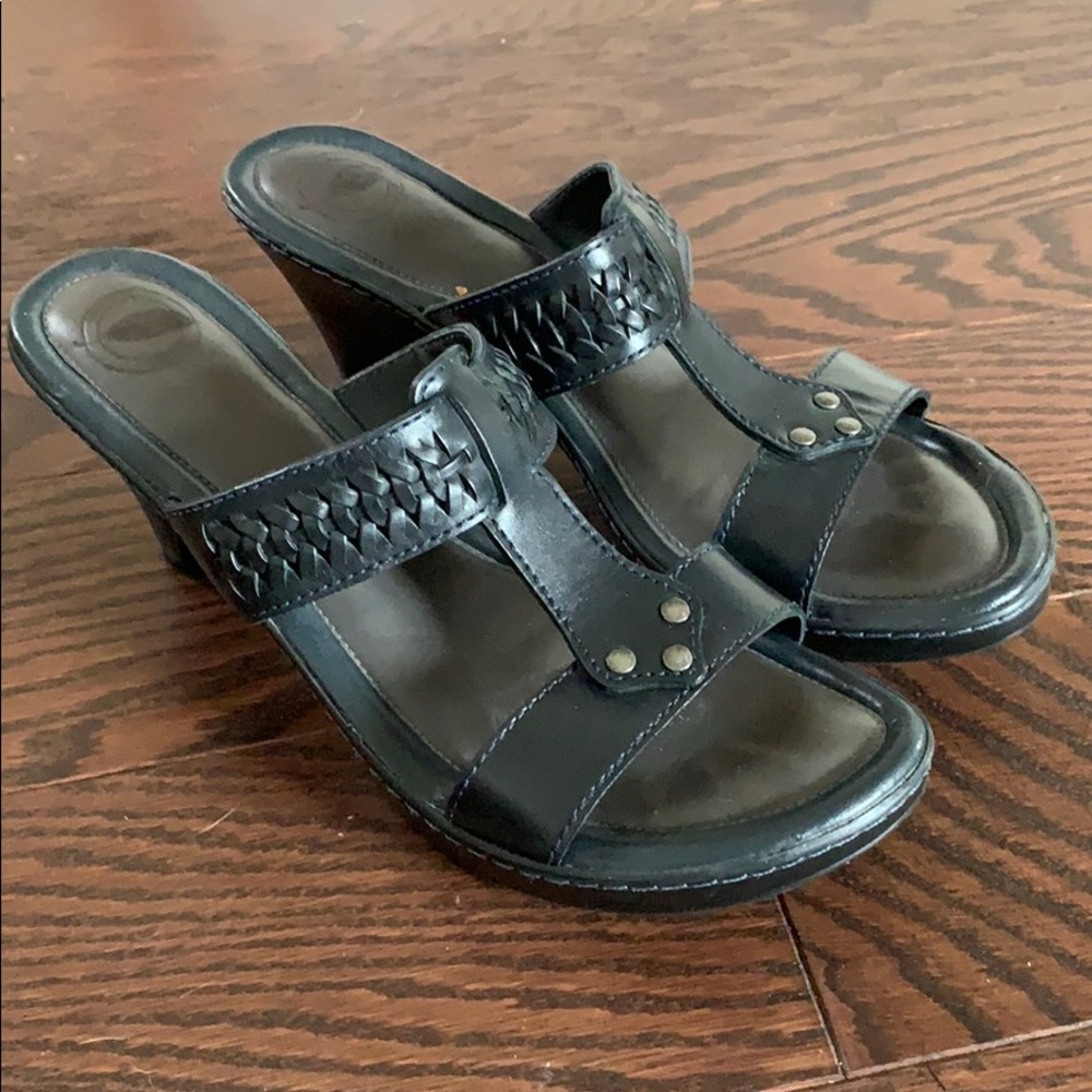 Women’s size 10 short heeled sandals
